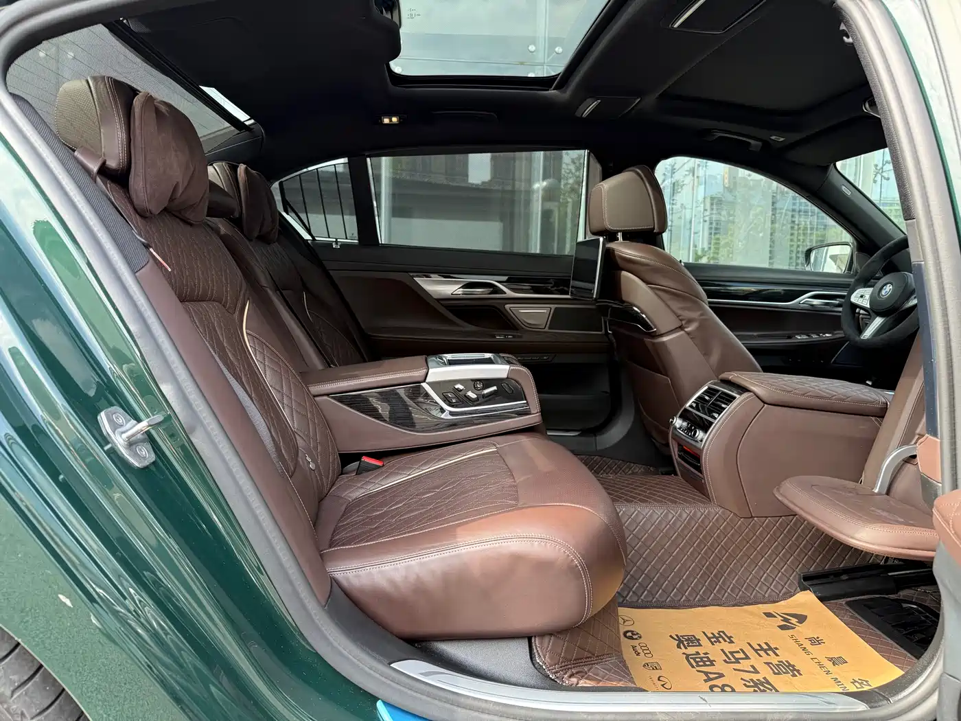 BMW 7 Series 2019 740Li Exclusive M Sport Package фото 11