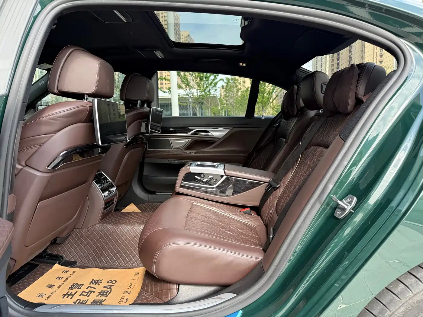 BMW 7 Series 2019 740Li Exclusive M Sport Package фото 13