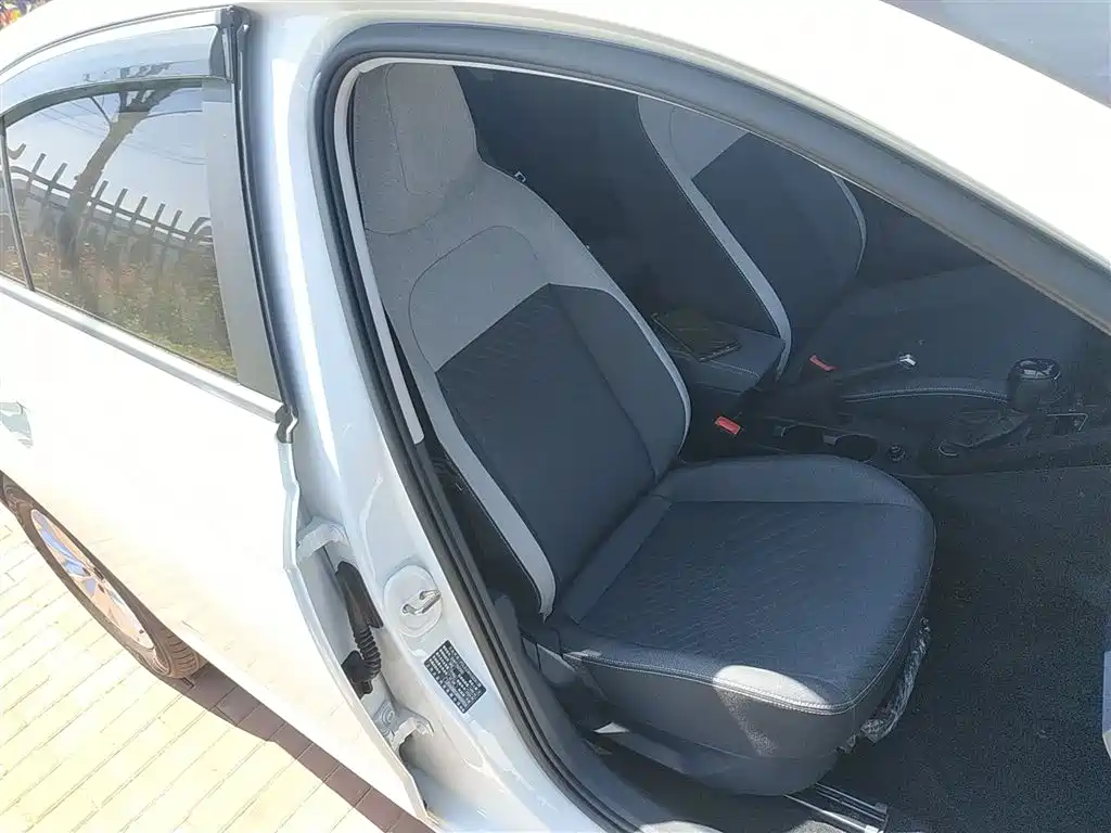 Volkswagen Lavida 2023 New Sharp 1.5L Auto Premium Edition фото 25