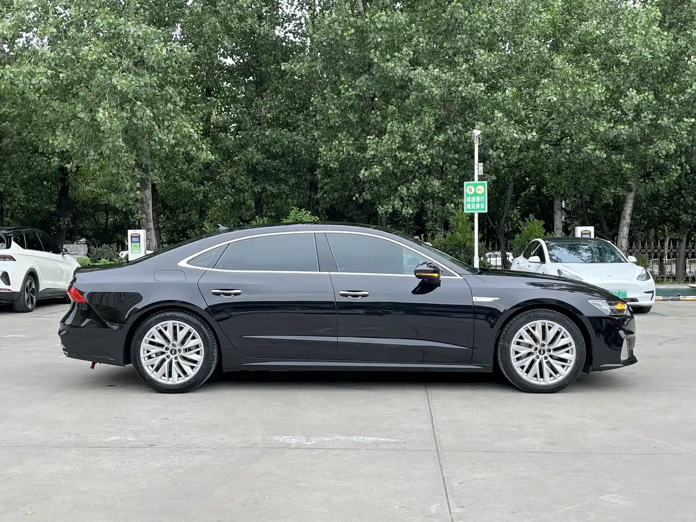 Audi A7L 2024 45TFSI S-line Dream Edition Crystal Package фото 12