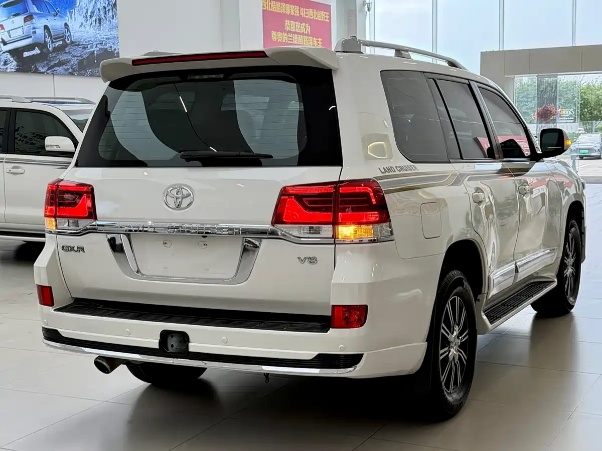 Toyota Land Cruiser (Import) фото 12