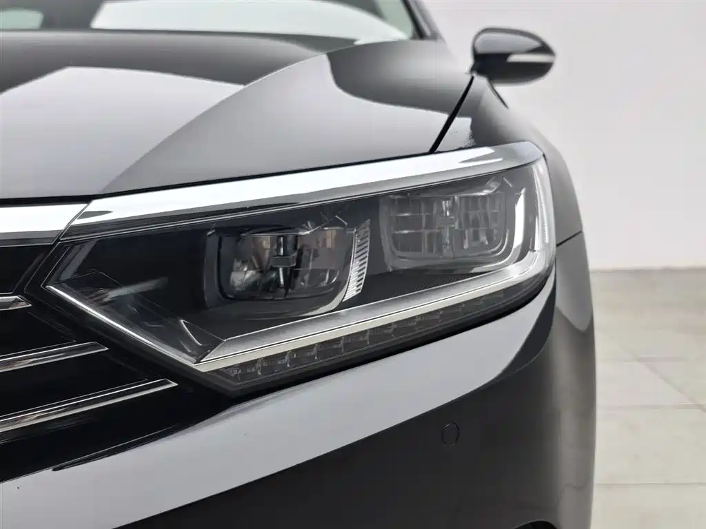 Volkswagen Magotan 2018 330TSI DSG Luxury фото 7