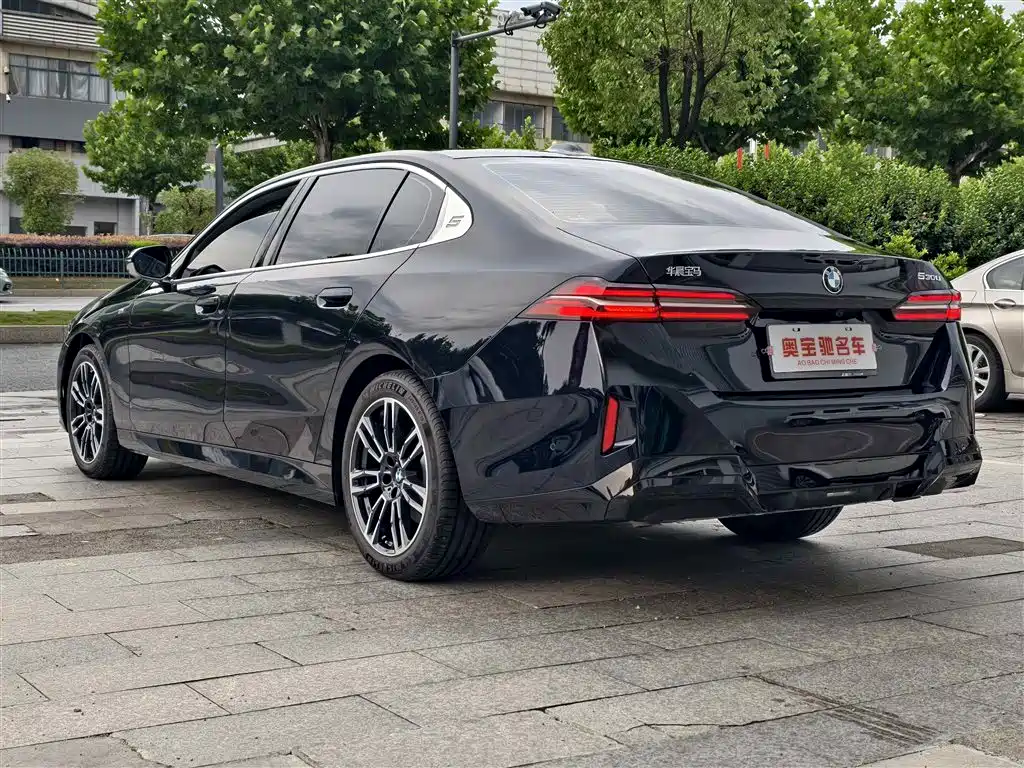 BMW 5-SERIES