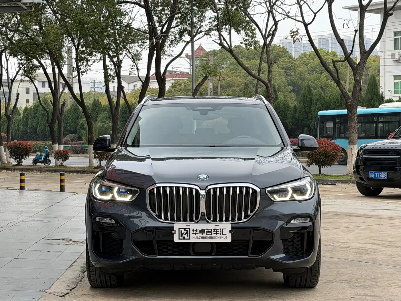 BMW X5 (Import) 2019 xDrive40i Exclusive M Sport Package фото 2