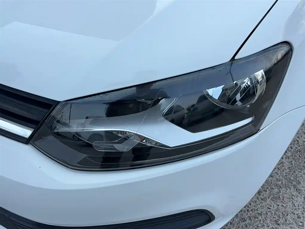 Volkswagen Polo 2018 1.5L Auto Safe Drive фото 4