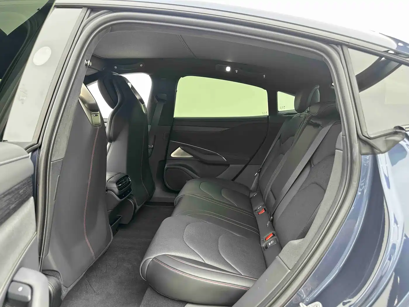 Xiaomi Auto Xiaomi SU7 2024 AWD Max Founder's Edition фото 5