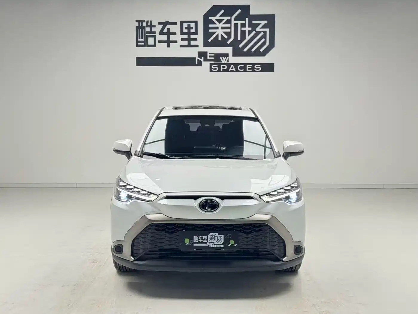 Toyota Frontlander 2022 2.0L CVT Luxury Edition фото 2