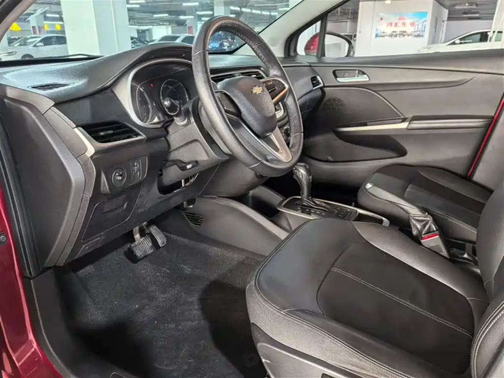 Chevrolet Lova RV 2016 1.5L Automatic Fun Edition фото 25