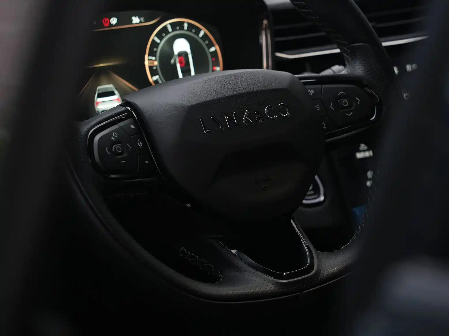 Photo 16 - Lynk & Co 01