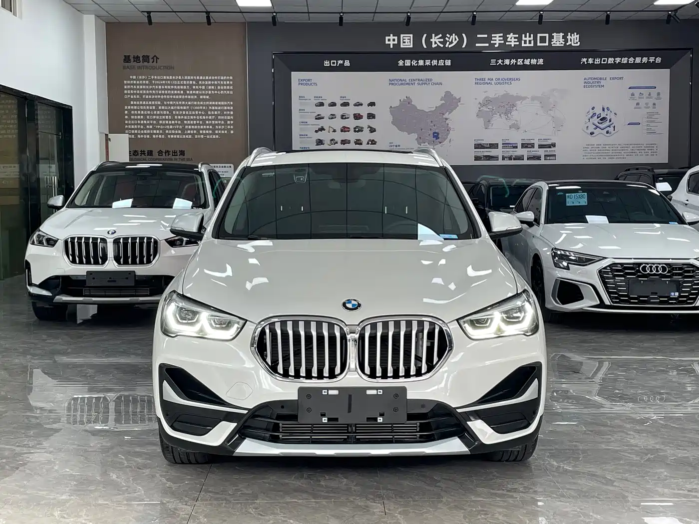 BMW X1 2022 sDrive20Li Premium фото 2