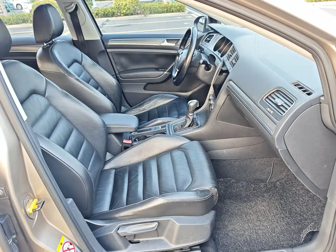 Volkswagen Golf 2015 1.4TSI Automatic Luxury фото 16