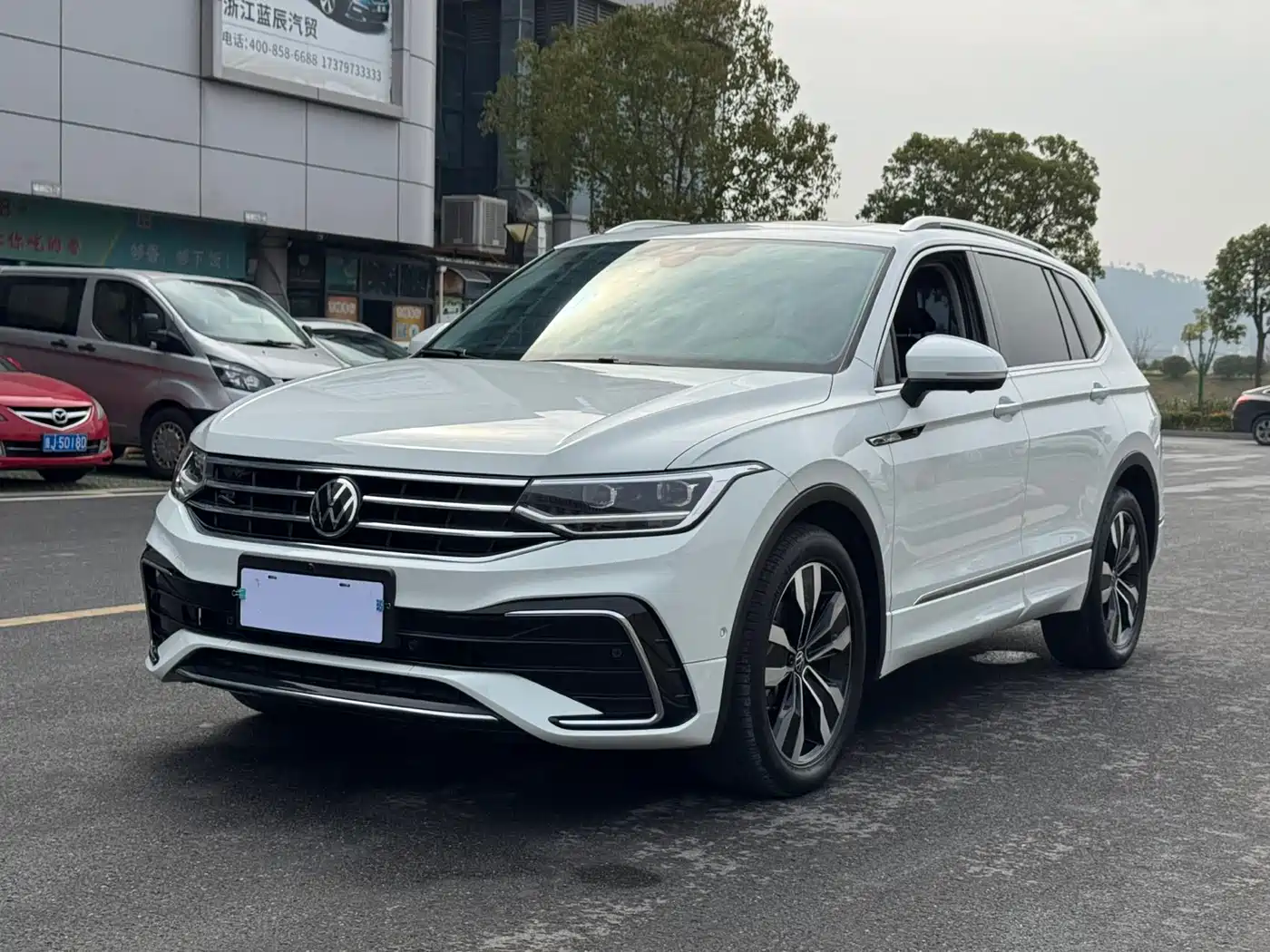 VOLKSWAGEN TIGUAN L