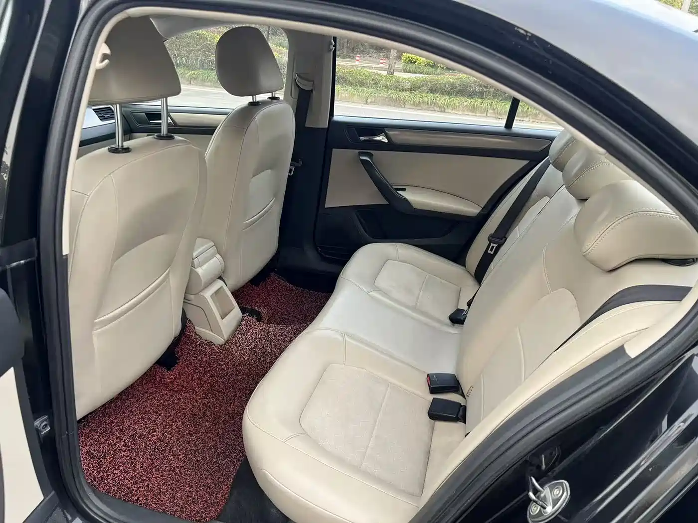 Volkswagen Santana 2013 1.6L Manual Comfort Edition фото 9