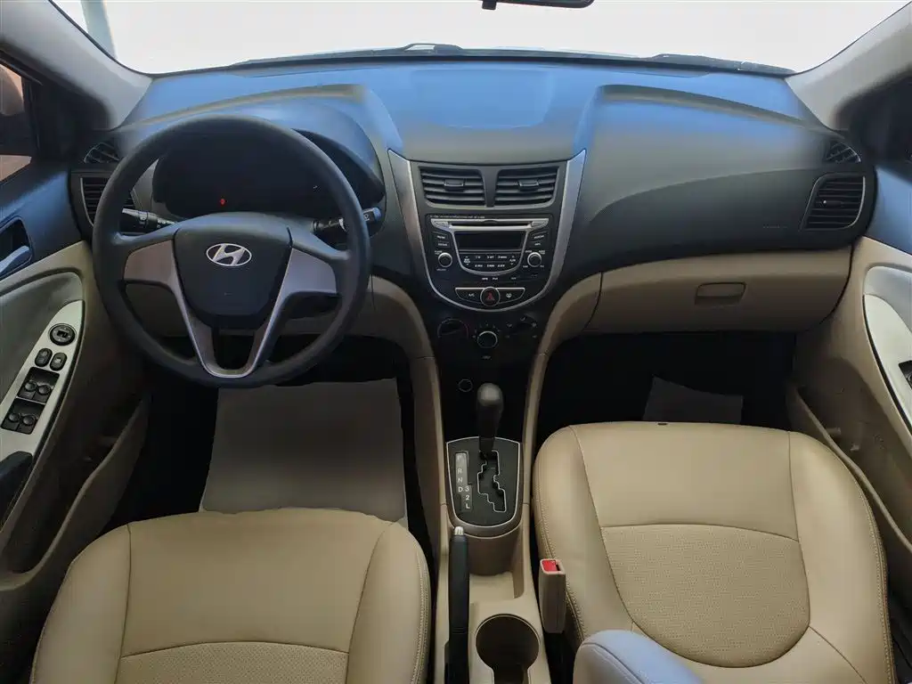 Hyundai Verna 2016 1.4L Automatic Smart GLS фото 10