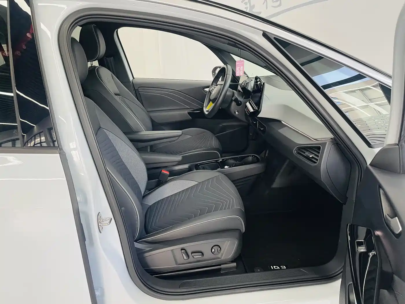 Volkswagen ID.3 2023 Upgraded Pure Intelligence Edition фото 12