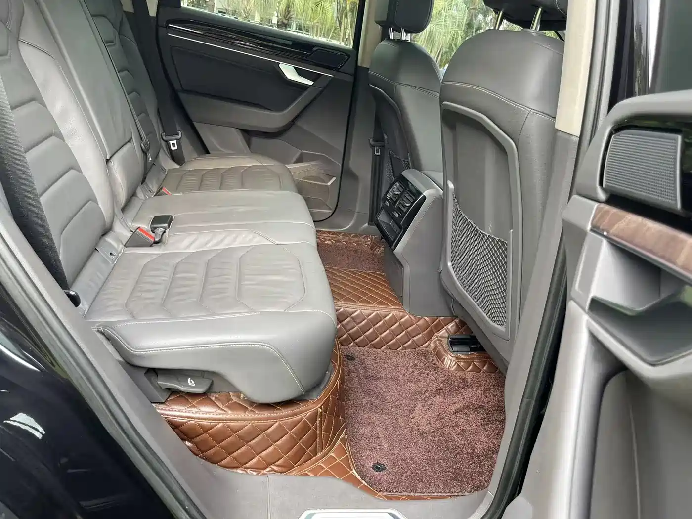 Volkswagen Touareg 2019 3.0TSI Sharp Edge Edition China VI фото 12