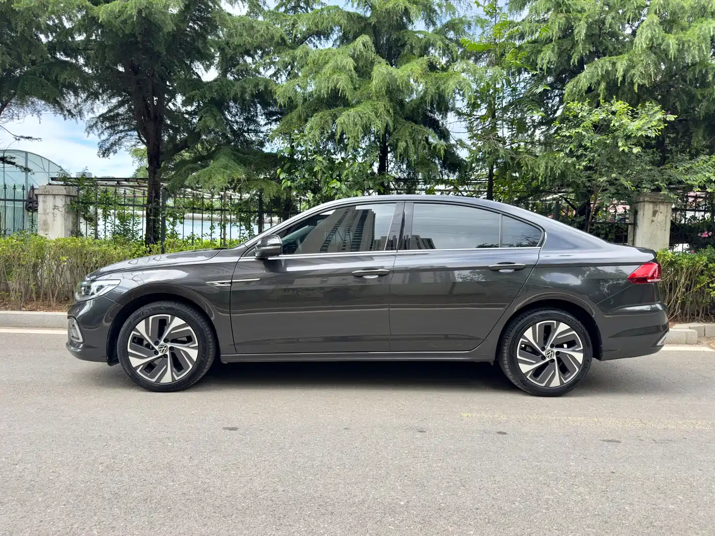 Volkswagen Bora 2023 300TSI DSG Premium Edition фото 2