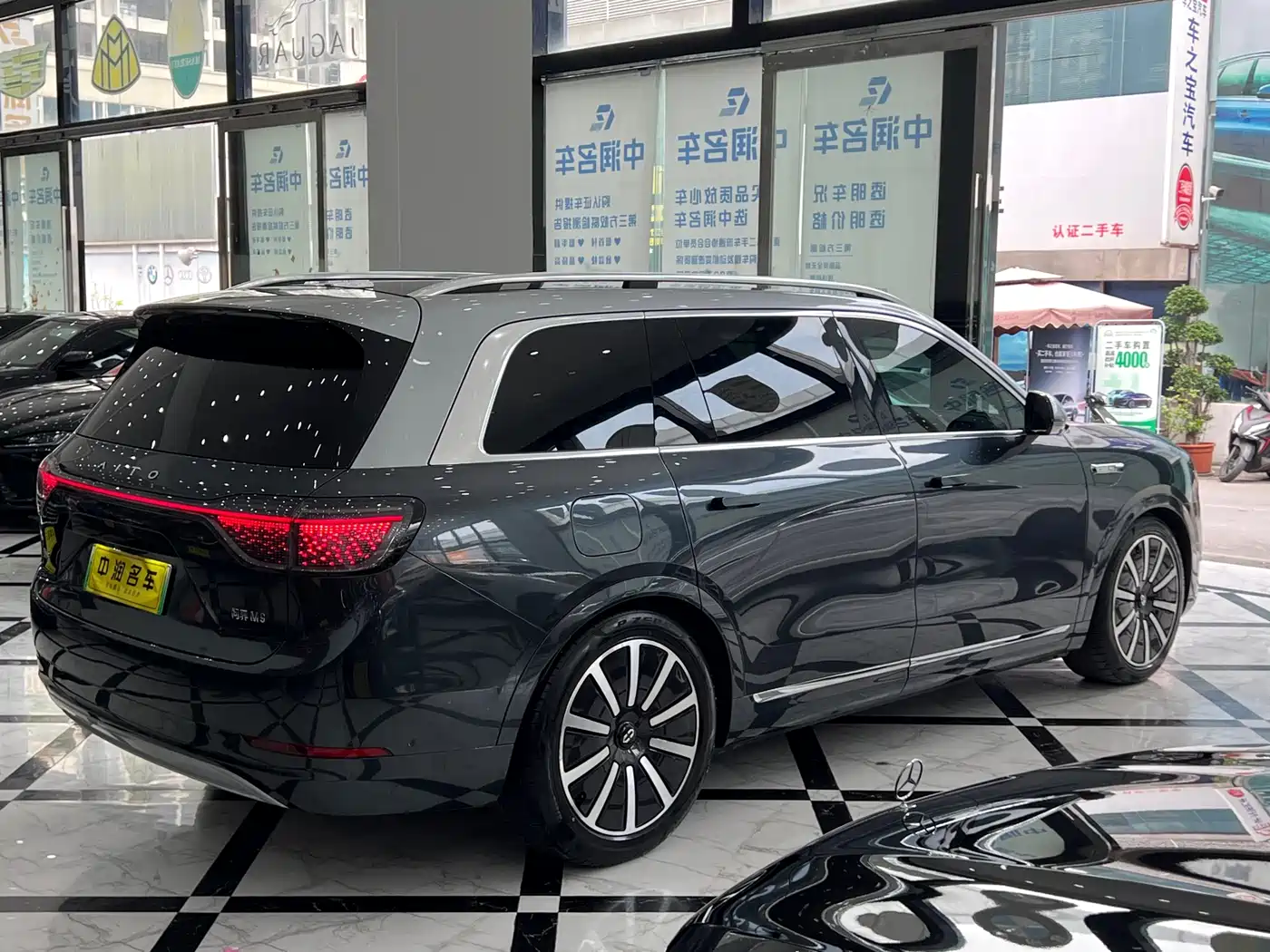 AITO Wenjie AITO M9 2024 Range Extender Max Edition 42kWh 6-seater фото 17