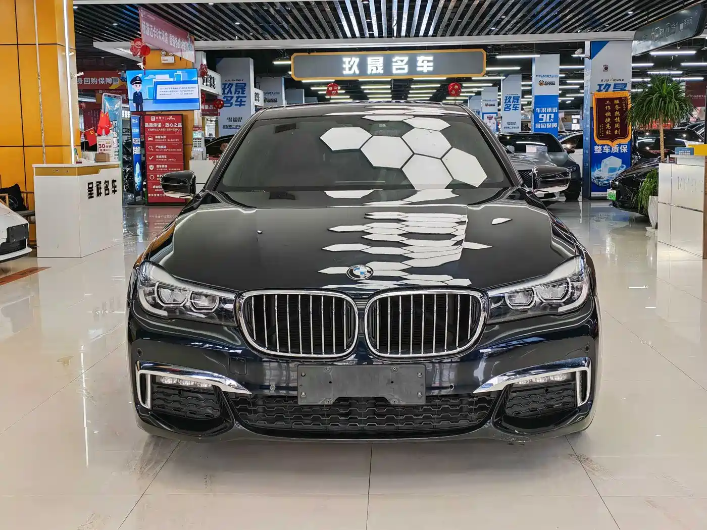 BMW 7 Series 2018 730Li Leading Type M Sport Package фото 2