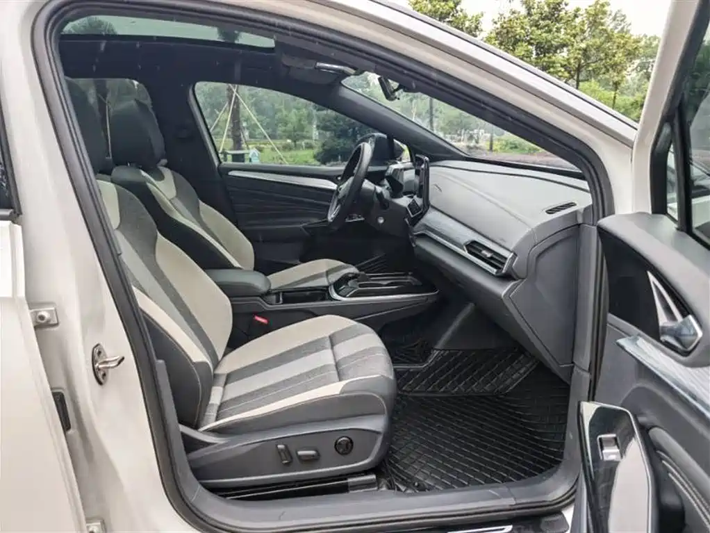 Volkswagen ID.4 CROZZ 2022 Standard Range PURE Edition фото 6