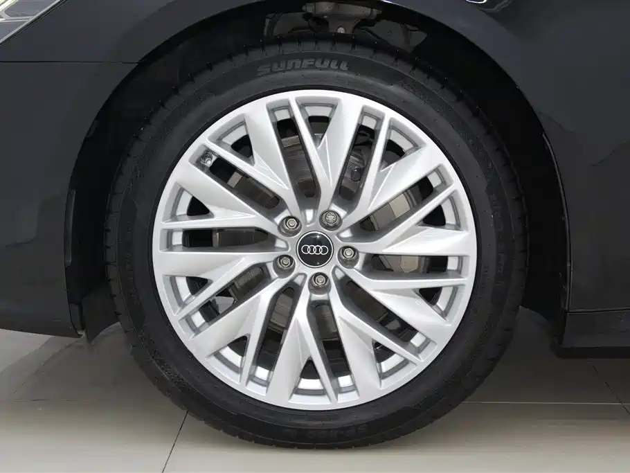 Audi A7L 2024 45TFSI S-line Dream Edition Crystal Package фото 12
