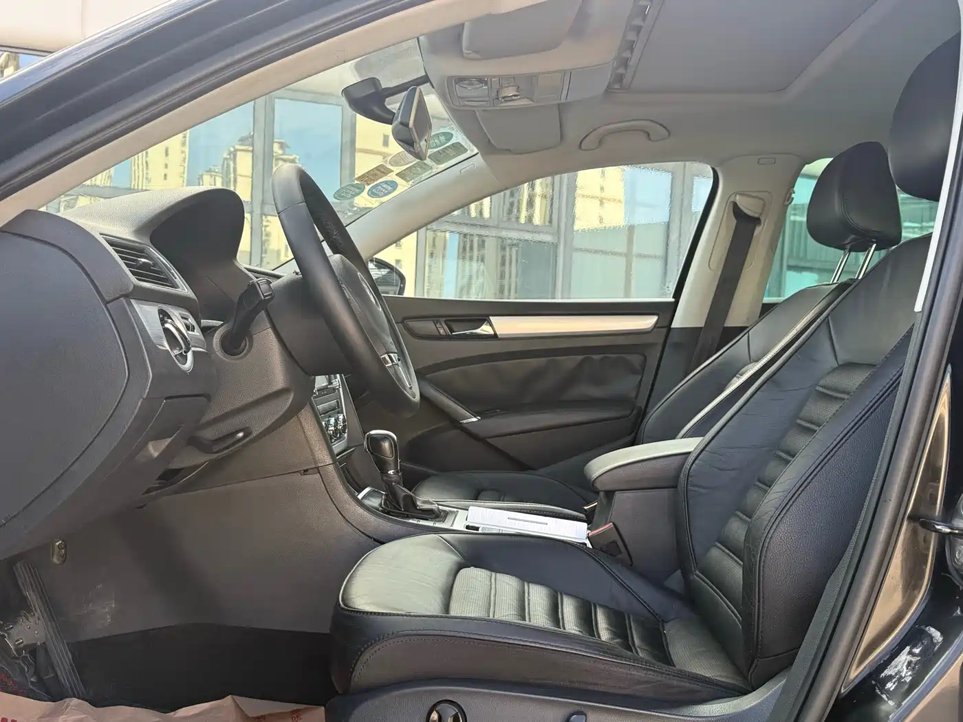 Volkswagen Passat 2014 1.8TSI DSG Executive Edition фото 5