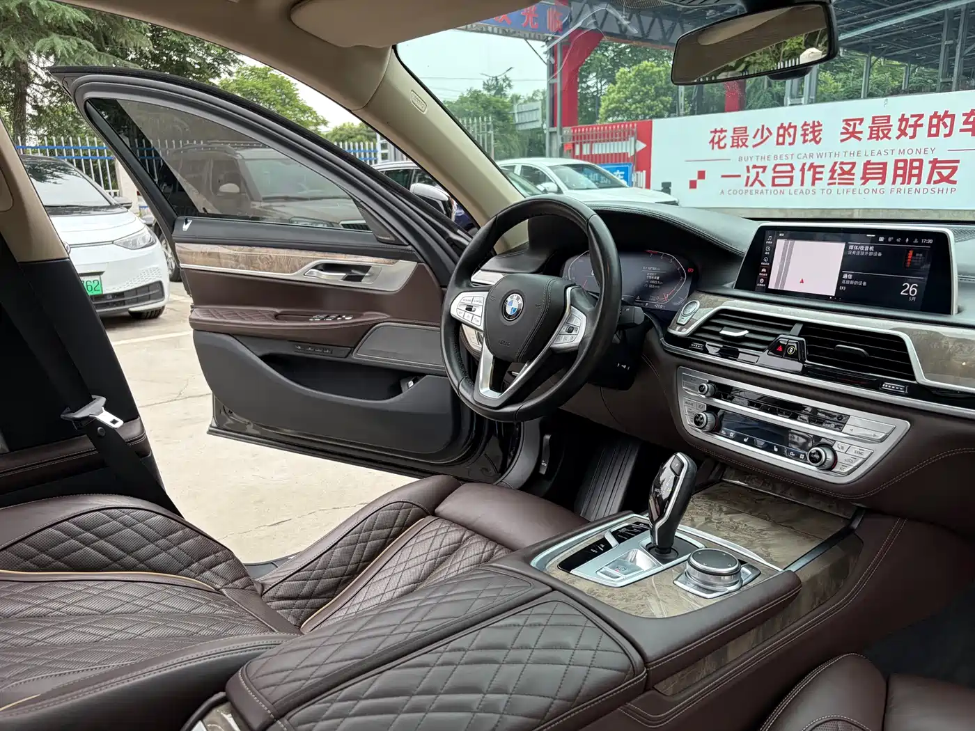 BMW 7 Series 2021 Model 740Li Leading Luxury Package фото 10