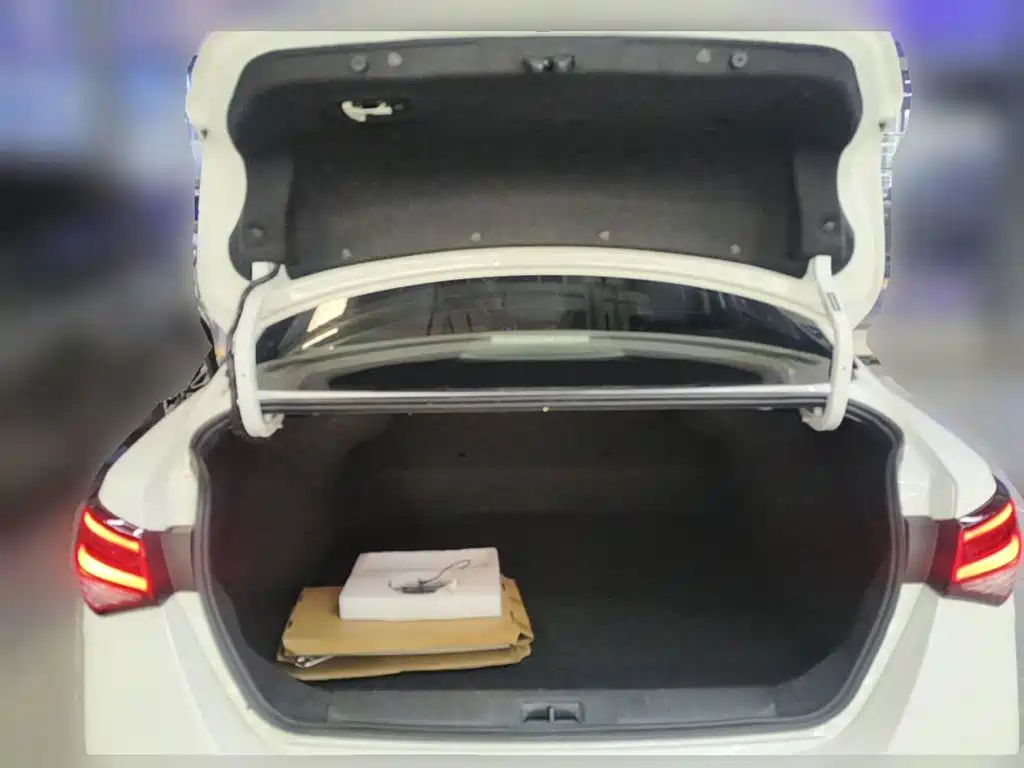 Фото 5 - Nissan Sylphy