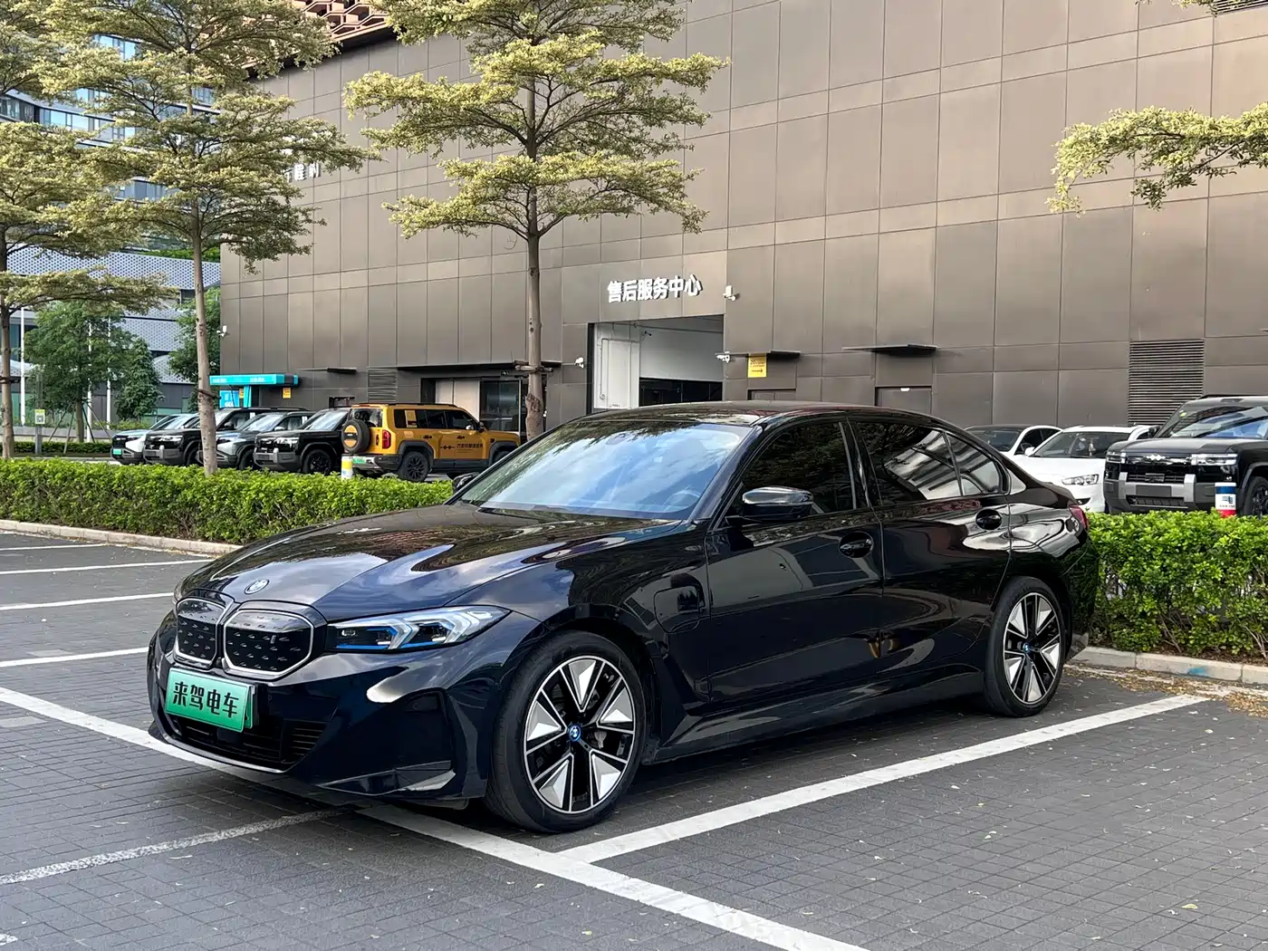 BMW i3 2023 eDrive 40 L Shadow Night Sport Package