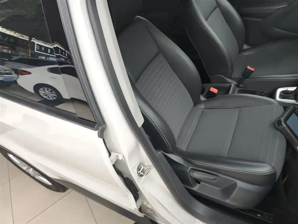 Volkswagen Tiguan 2016 Model 300TSI Automatic 2WD Trend Edition фото 25
