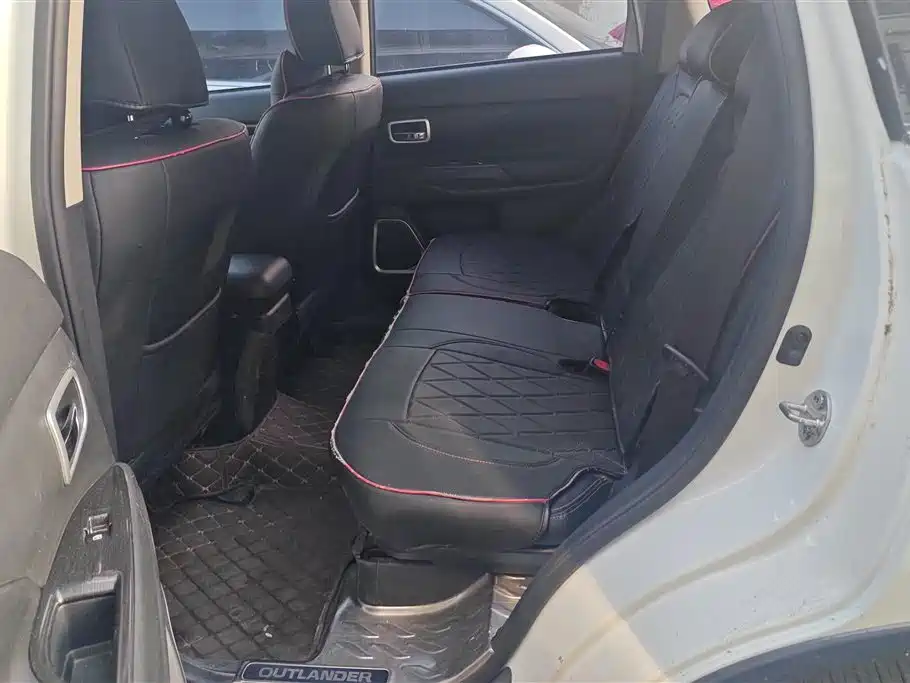 Mitsubishi Outlander 2018 2.0L 2WD Glory Edition 5-seater фото 11