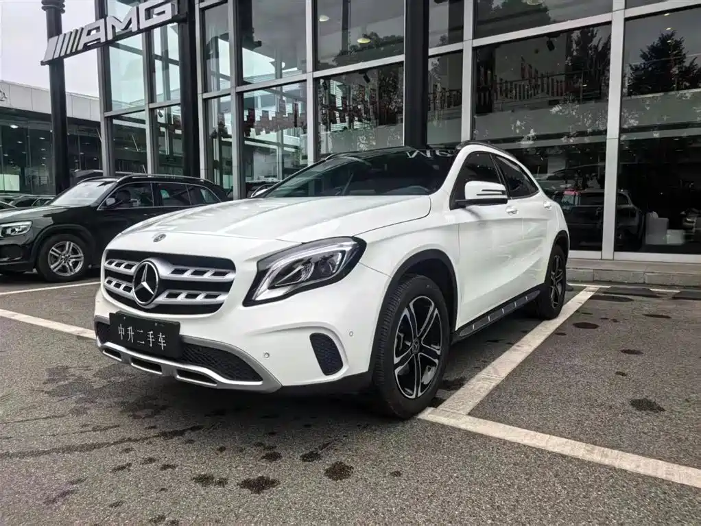 Mercedes-Benz GLA 2018 GLA 200 Fashion фото 3