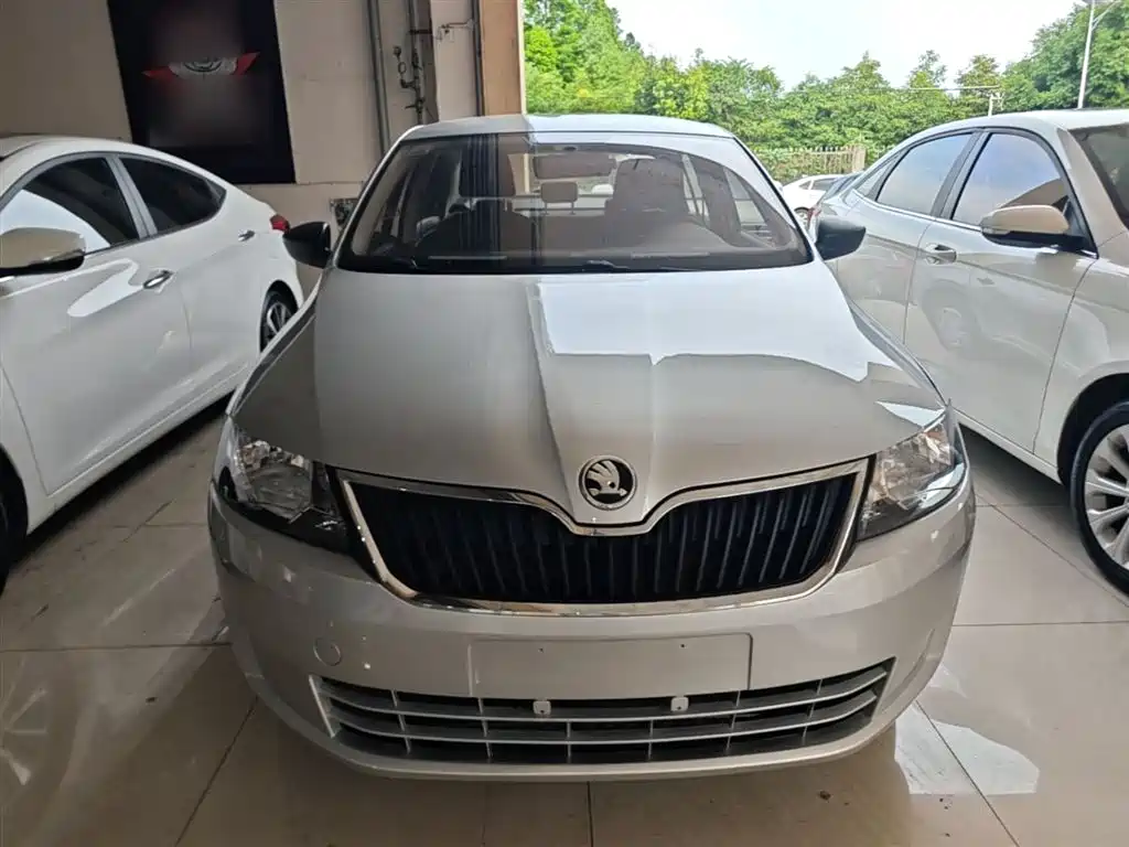 Škoda Rapid 2016 1.6L Automatic Forward Edition фото 3