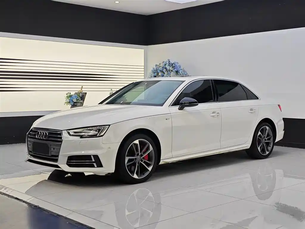 Audi A4L 2018 30th Anniversary 45 TFSI quattro Sport