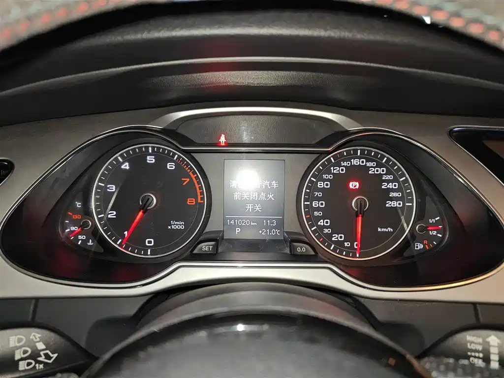 Audi A4L 2016 35 TFSI Automatic Comfort фото 8