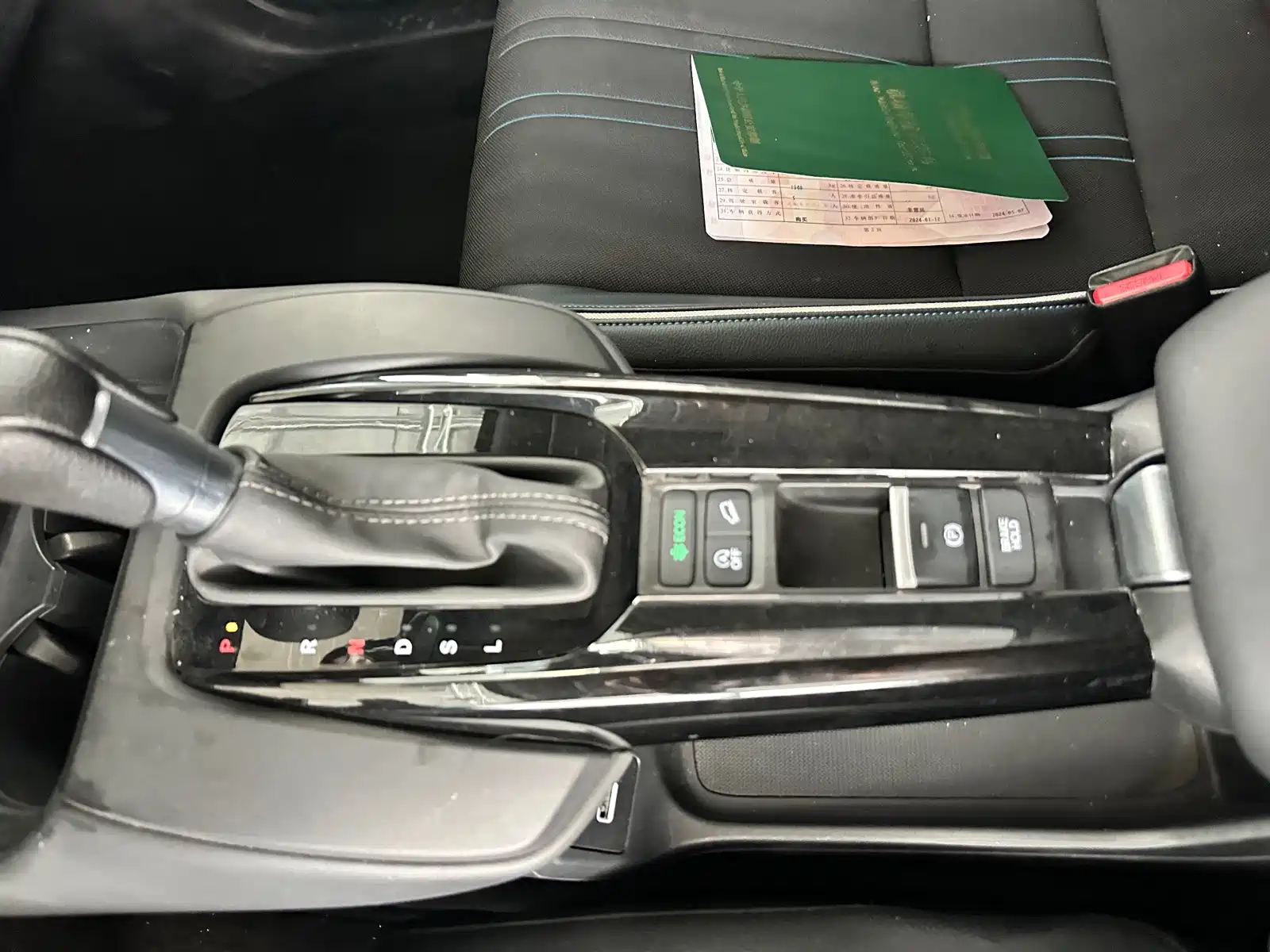 Фото 12 - Honda HR-V