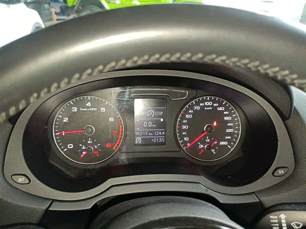 Audi Q3 2018 30th Anniversary Edition 35 TFSI Sport фото 8