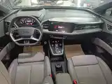Фото 10 - Audi Q5 e-tron
