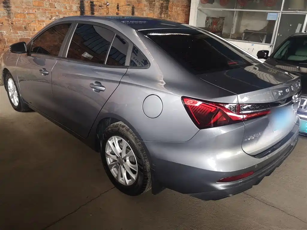 Roewe i5 2025 2023 1.5L Manual Comfort Edition