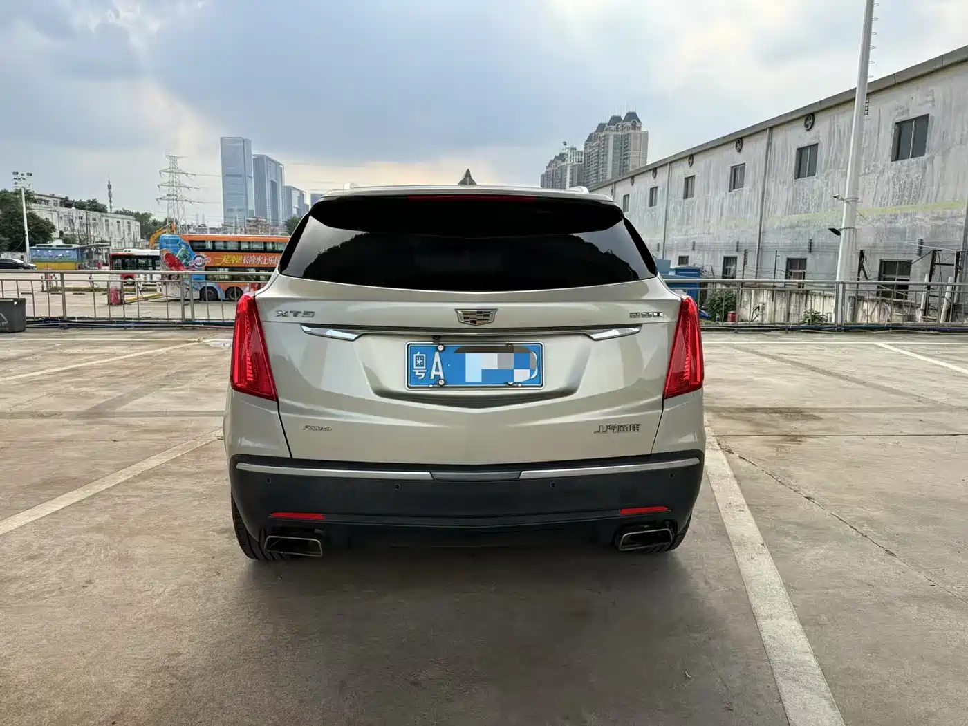 Cadillac XT5 2016 28T AWD Luxury Model фото 5