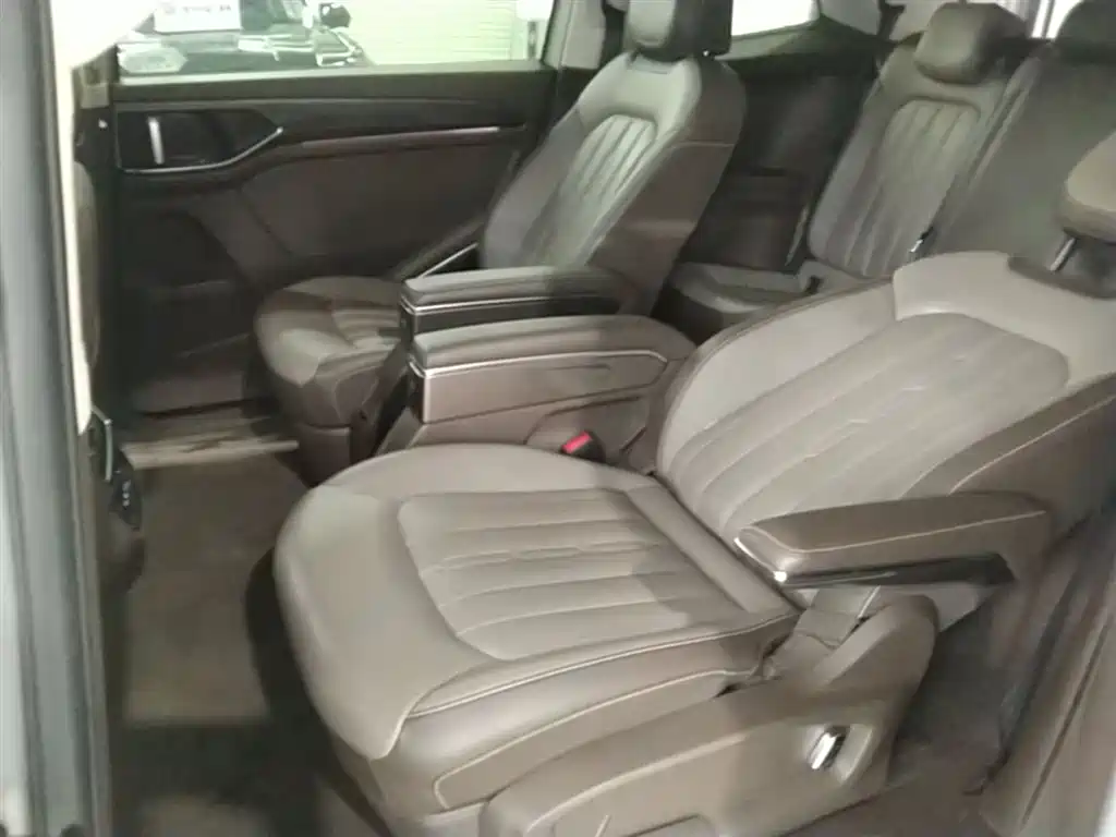 Volkswagen Viloran 2024 330TSI Luxury Edition фото 24