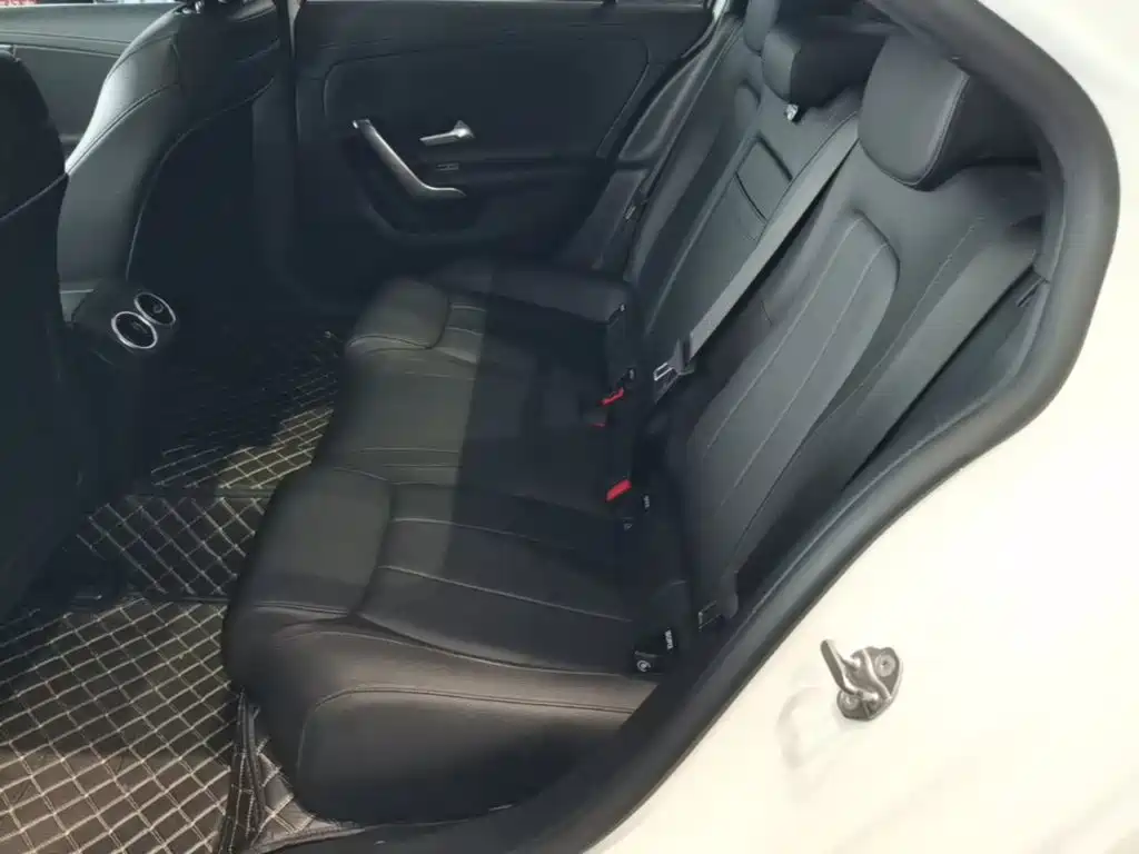 Фото 17 - Mercedes-Benz A-Class