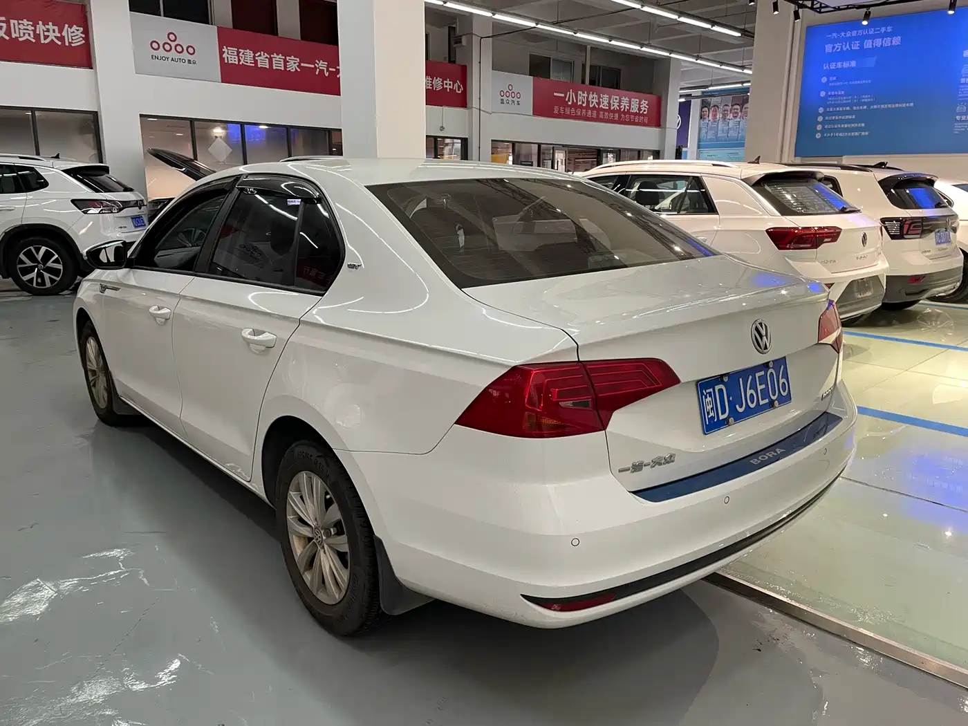 Volkswagen Bora 2018 1.5L Automatic Fashion фото 14