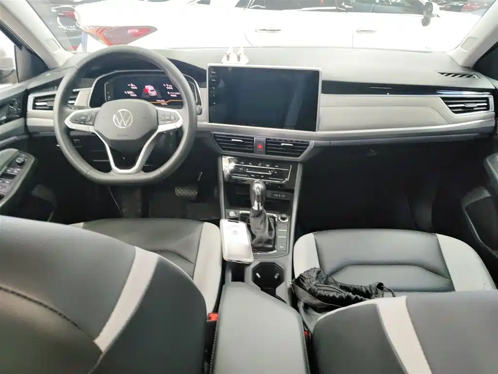 Volkswagen Bora 2023 300TSI DSG Premium Edition фото 6