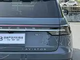 Photo 10 - Lincoln Aviator