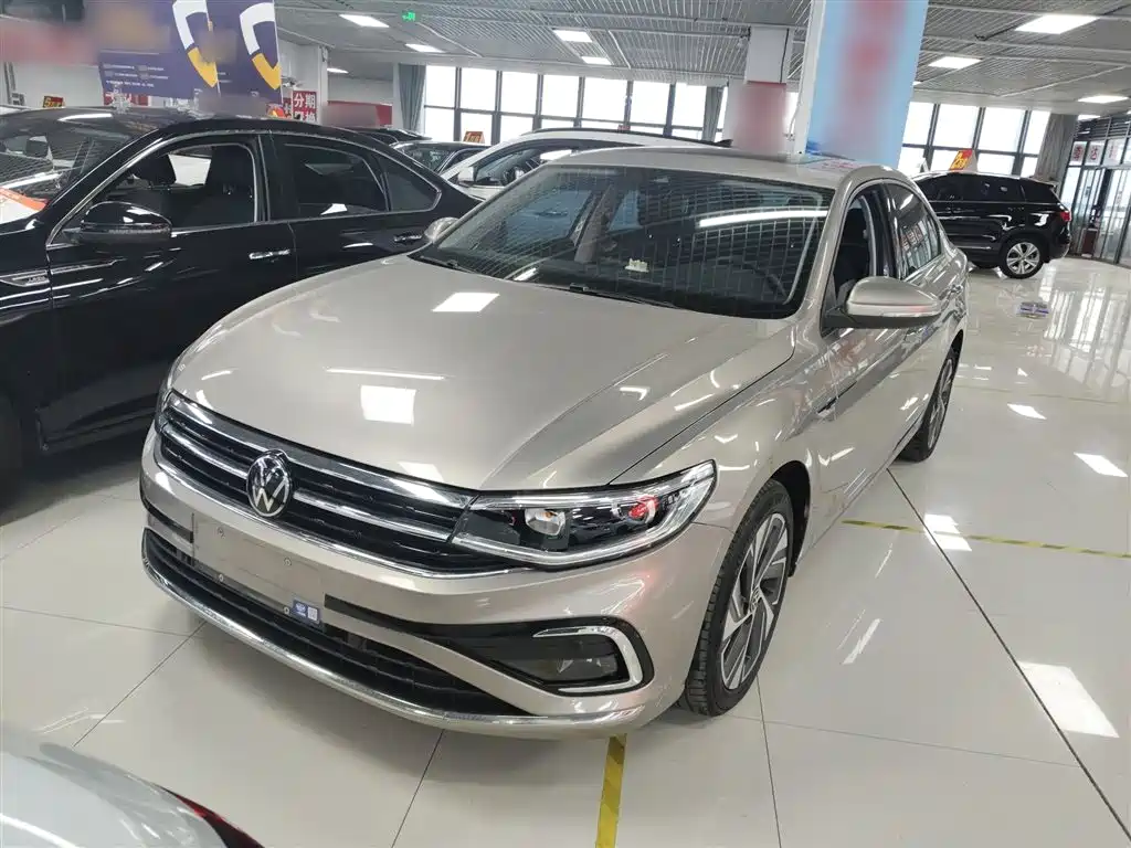 Volkswagen Bora 2023 300TSI DSG Premium Edition фото 2