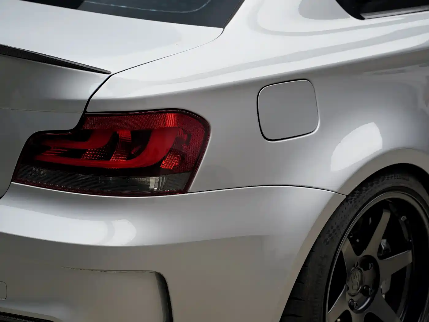 BMW 1 Series M 2011 1M Coupe фото 4