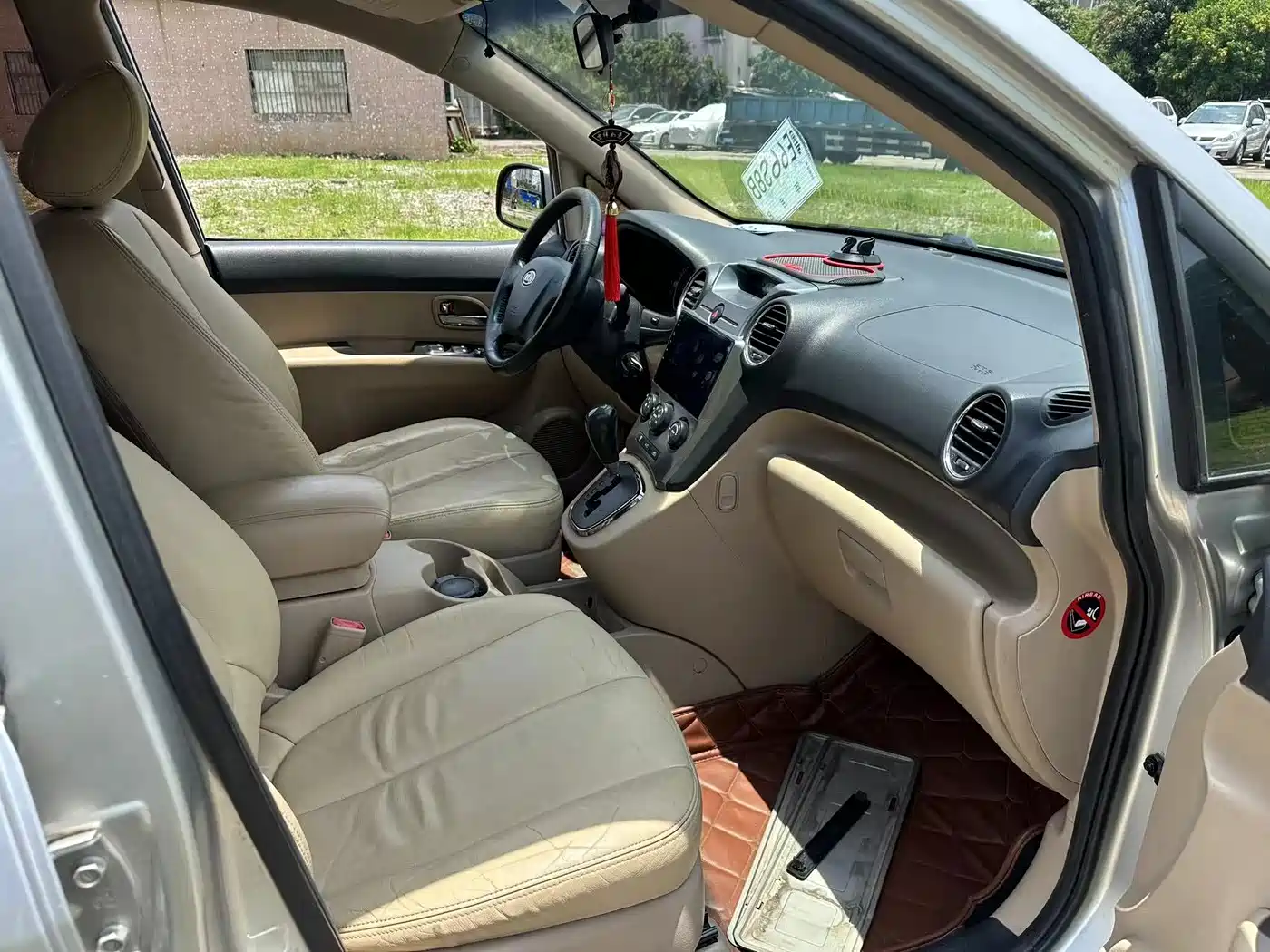 Kia Carens 2011 2.0L 7-Seater Automatic Standard фото 5