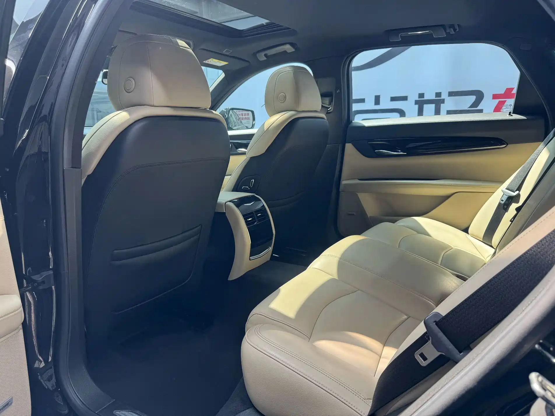 Фото 14 - Cadillac CT6