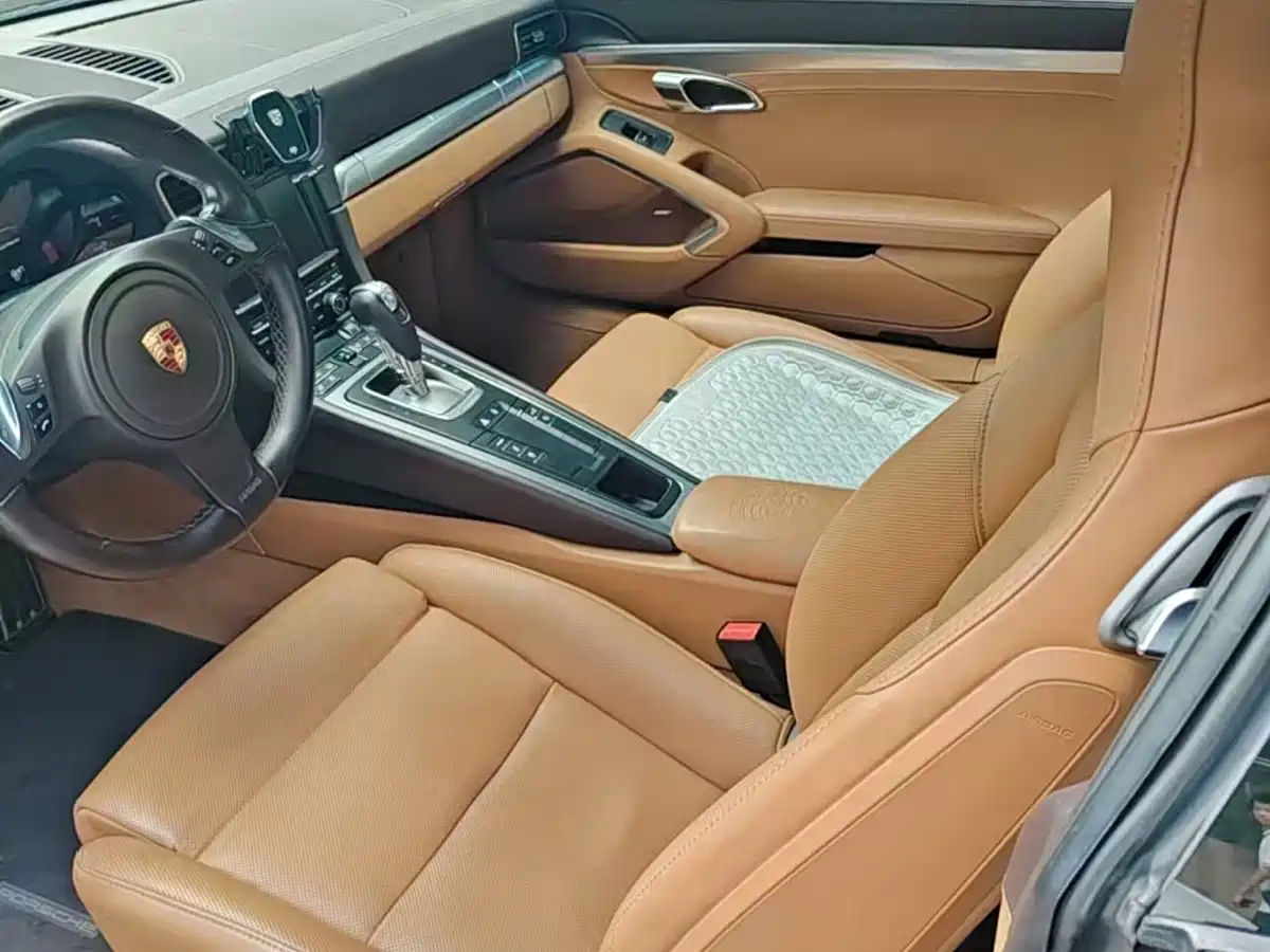 Photo 2 - Porsche 911